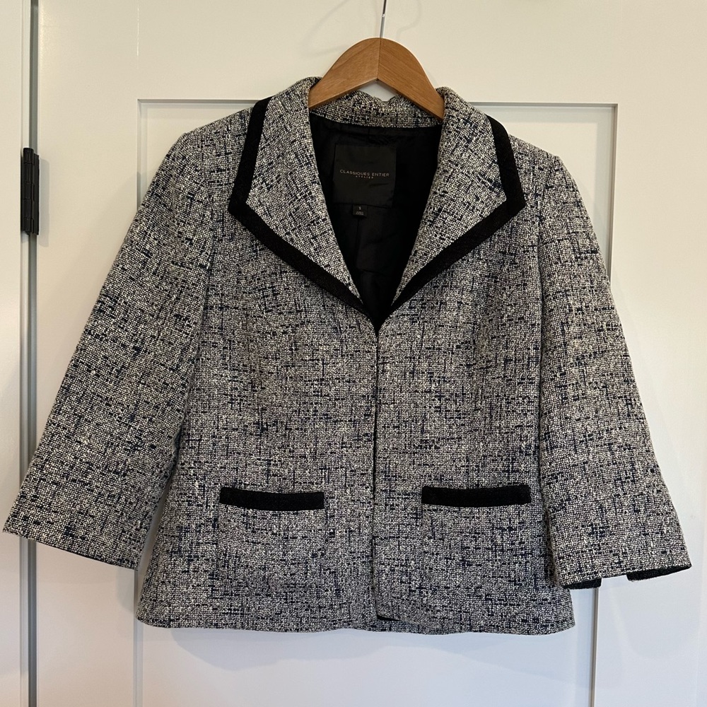 Classiques Entier Atelier Tweed Blazer. In great condition. Size small